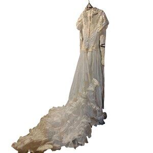 Vintage Wedding Dress Gown Lace US Union Made Average Fit Long Flowing Train B+